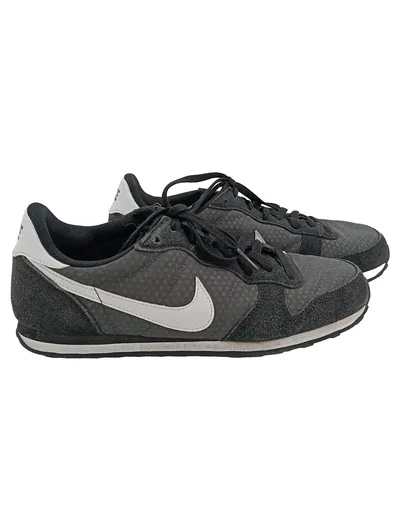 Nike Herren Sneaker low Grau Gr. 42 Sportschuhe Freizeitschuhe