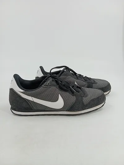 Nike Herren Sneaker low Grau Gr. 42 Sportschuhe Freizeitschuhe