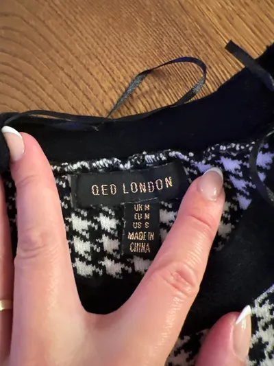 QED London Damen Pullover Hahnentritt Cropped Schwarz Weiß Gr. M