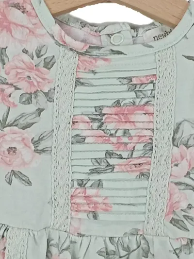 Newbie Mädchen Kleid Gr. 68 Blumenmuster Freizeitkleid Rüschen Spitze Mehrfarbig