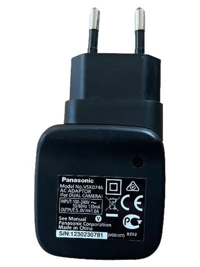 Panasonic VSK0746 AC Netzteil 5V 1A für Dual Kamera USB Ladegerät