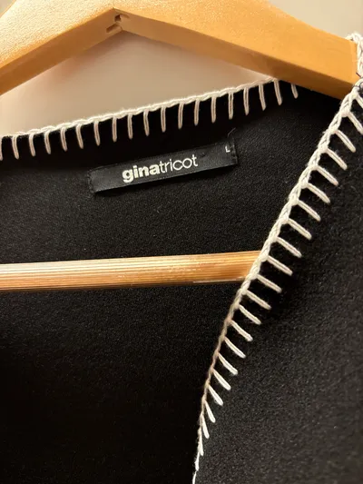 Gina Tricot Damen Strickjacke Gr. L Schwarz Kontrastnähte Oversize