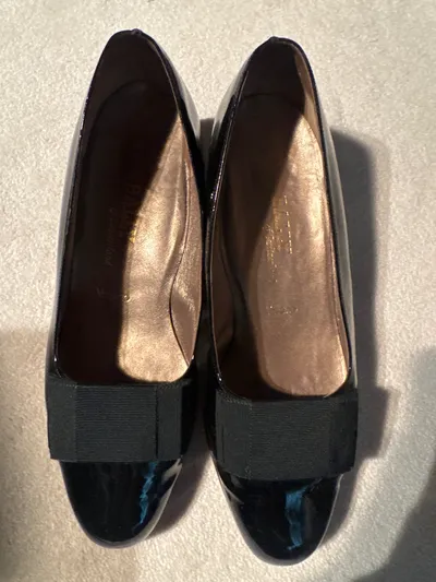 Bally Damen Pumps Leder Schwarz Schleife Gr. 38,5 Klassisch Elegant