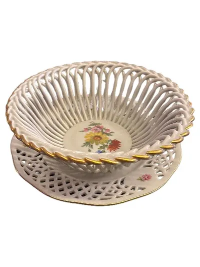 Triptis Porzellan Durchbruchschale Bukett Korbschale Blumen weiß 16cm