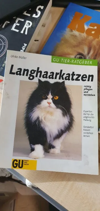 Langhaarkatzen GU Tier-Ratgeber Pflege Haltung Verhalten verstehen Katzenbuch