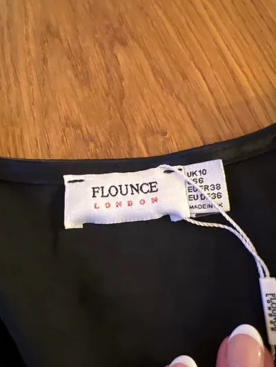 Flounce London Damen Body Gr. 38/M Schwarz Wickeloptik Langarm Elegant