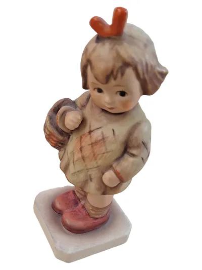 Goebel Hummel Dekofigur Mädchen mit Korb Nostalgisch Mehrfarbig Keramik