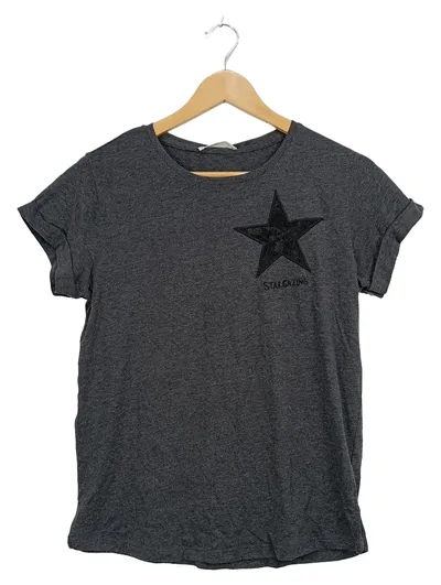 MANGO Damen T-Shirt Gr. S grau meliert Stern Applikation Stargazing