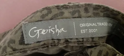 Geisha Damen Jeans Wide Fit Leo Muster Oliv Gr. M/38 Animal-Print