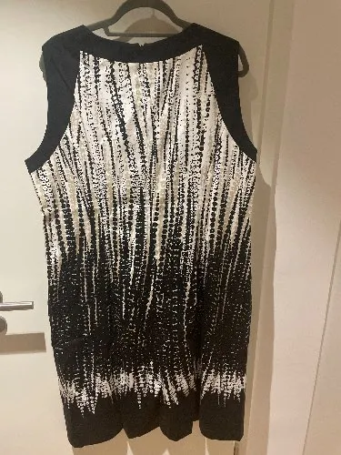 Gerry Weber Kleid Damen Gr. 46 Schwarz Weiß Ärmellos Elegant