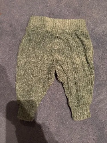 ALANA Baby Stoffhose Gr. 62 Grün Rippstrick Holzknöpfe Baumwolle