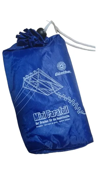 Günther Mini Parafoil Taschendrachen Pocket Kite Blau Flugdrachen kompakt