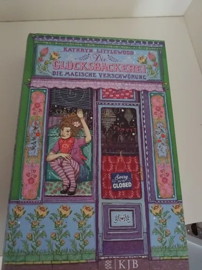Die Glücksbäckerei: Die magische Verschwörung - Kathryn Littlewood | Hardcover