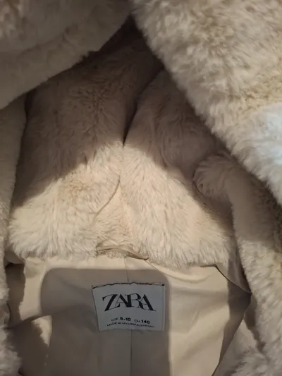 ZARA Kunstfell Kapuzenjacke Mädchen Gr. 140 Beige Felljacke