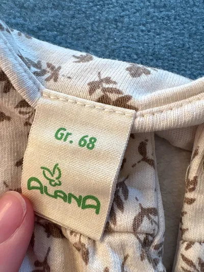 ALANA Baby Strampler Gr. 68 Beige Blättermuster Rüschen Baumwolle