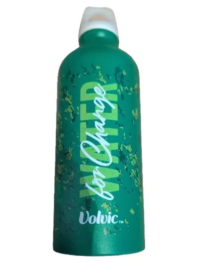 SIGG Trinkflasche Metall Grün 22cm Volvic Water for Change Freizeit