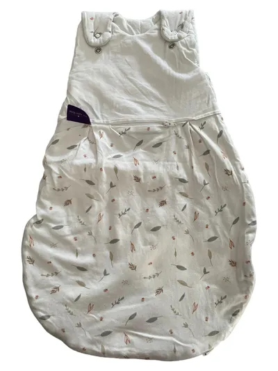 Träumeland Baby Schlafsack Gr. 74 Weiß mit floralem Blättermuster