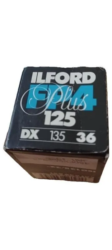 ILFORD PHOTO FP4 Plus 125 Schwarzweiß Analogfilm 35mm 135/36 ISO 125