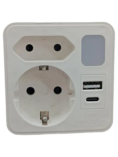 Universal Steckdosenadapter Reiseadapter mit USB-A & USB-C Ports Nachtlicht Weiß