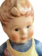 Goebel Hummel Figur Junge mit Schaufel Porzellan Nostalgisch Mehrfarbig 8.5cm