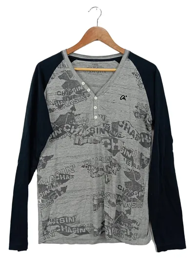 CHASIN' Herren Langarmshirt Gr. M Grau Raglan Henley Grafik Print