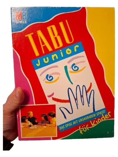 Tabu Junior MB Spiele Partyspiel Ratespiel für Kinder ab 8 Jahre