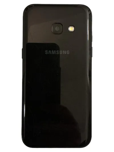 Samsung Galaxy A3 (2017) Smartphone 16GB Schwarz Gebraucht mit Mängeln