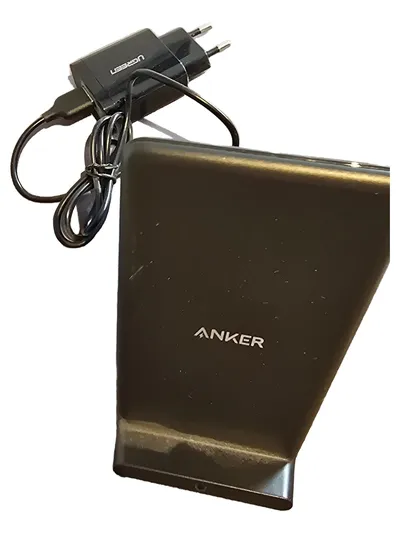 Anker Handy Ladestation Wireless Charger Qi Ladegerät Schwarz Ständer