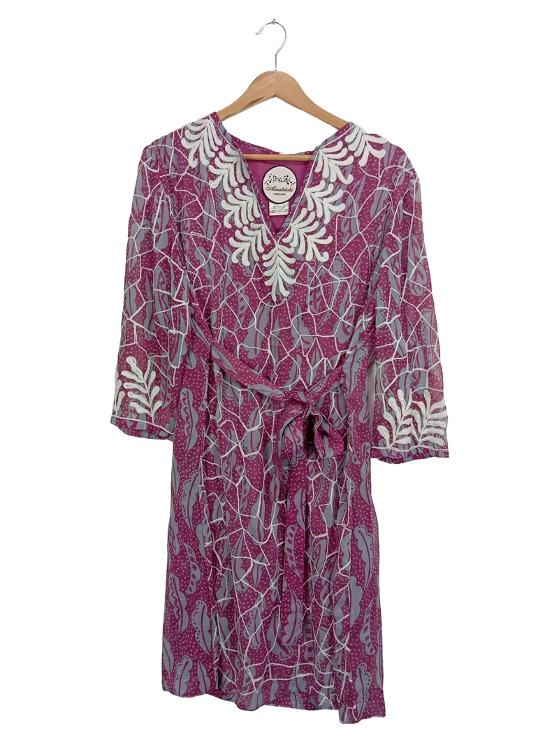 Almatrichi Freizeitkleid Damen Gr. 46 3XL Lila Stickerei 1