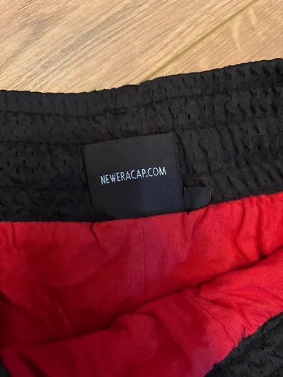 New Era Sport Shorts Herren Gr. L Schwarz Mesh Basketball Hose