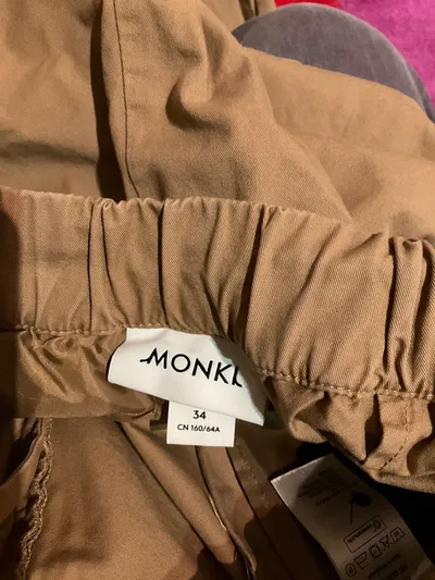 Monki Chino Jogginghose Damen Beige Gr. 34/XS Baumwolle Casual Chic Raffungen