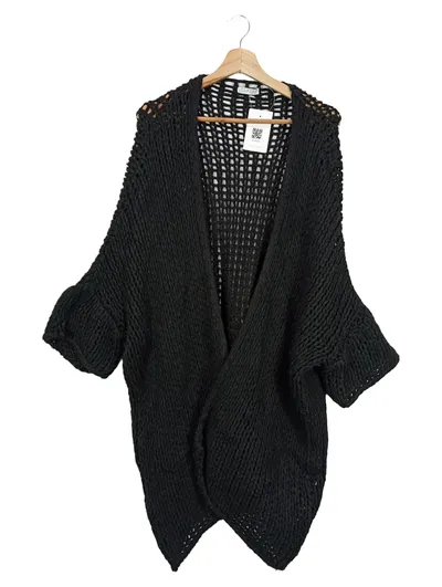 FLAIR Damen Strickjacke Schwarz One Size Oversized Lochmuster Cardigan