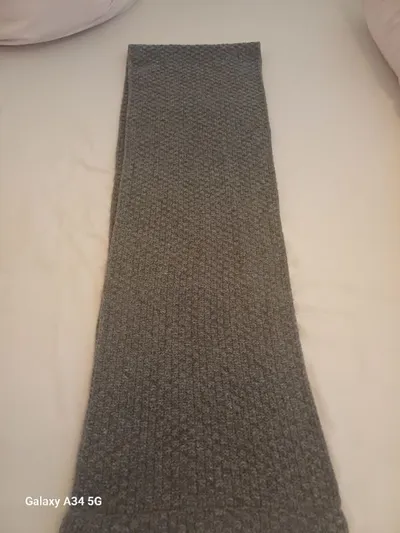 COS Herren Schal Grau 100% Lammwolle Strick Minimalistisch 103cm