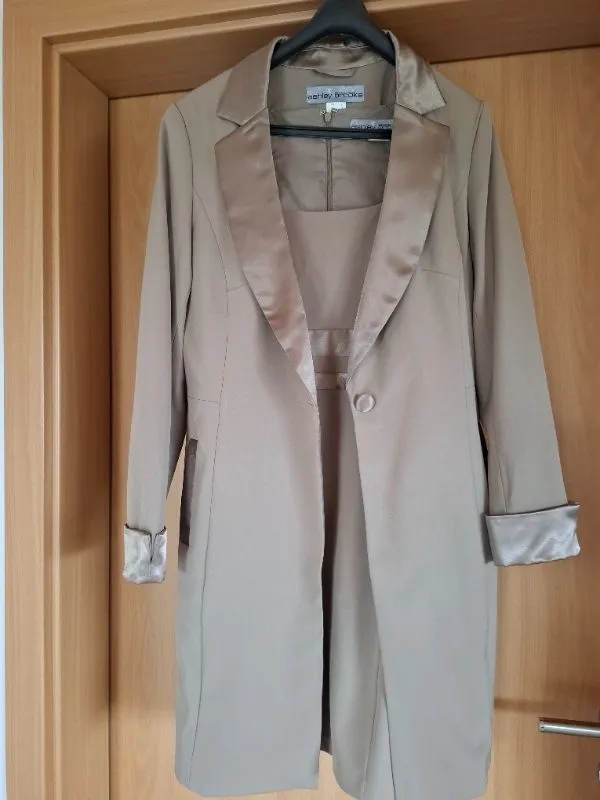 Ashley Brooke Damen Blazer Longblazer Gr. 38 Beige Satin-Details Elegant 2