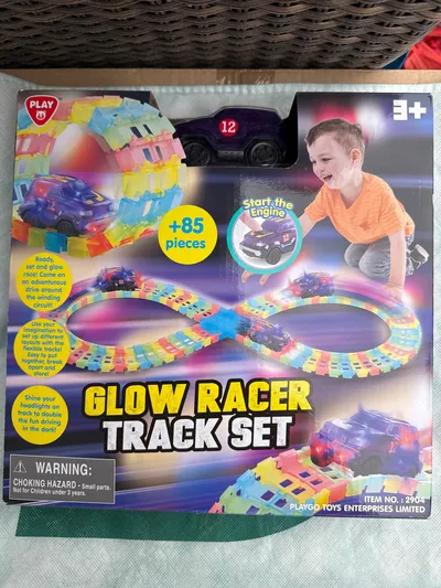 PlayGo Glow Racer Track Set Autorennbahn 85 Teile leuchtend Kinder ab 3 Jahre