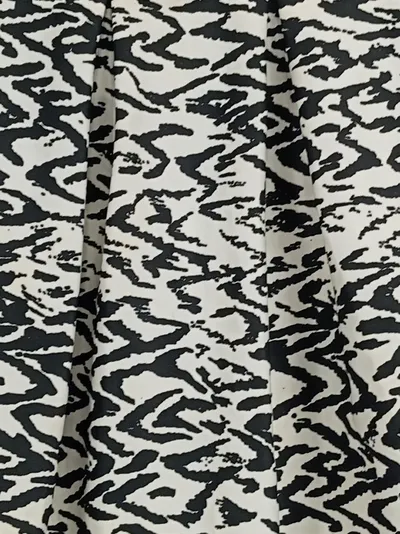 Rinascimento Damen Faltenrock Gr. M Schwarz Weiß Animal Print Italien