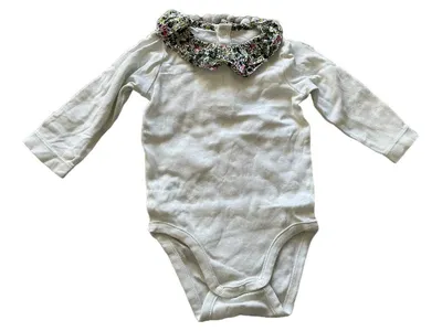 Jacadi Baby Body Mädchen Gr. 6M/68 Weiß Uni Rüschen Blumen Kragen