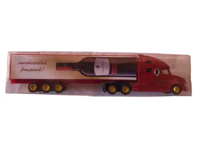 DGD LKW mit Weinflasche Spielzeugauto Kunststoff Rot 21cm