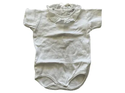 Wedoble Baby Body weiß Gr. 80 Rüschen Baumwolle
