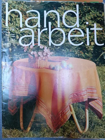Verlag für die Frau Handarbeit Zeitschrift DDR Tischdecke Blumenmuster