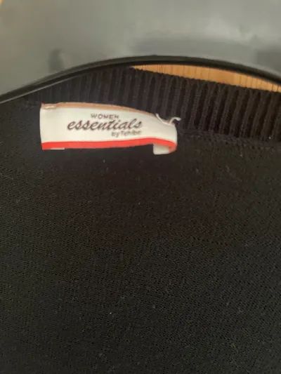 Essentials by Tchibo Damen Strickjacke Schwarz Gr. 40/42 Puffärmel Basic
