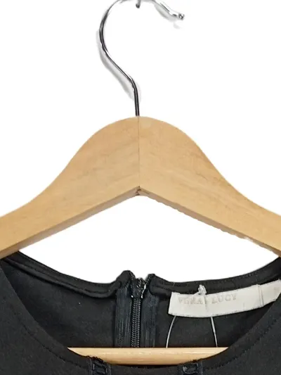 VERA & LUCY Damen Crop Top Schwarz Gr. M Cut-Out Details Reißverschluss