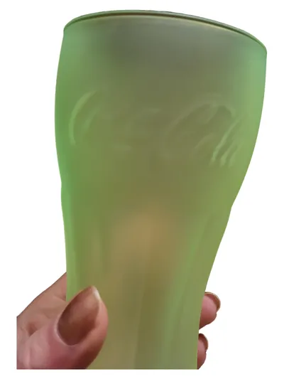 Coca-Cola Contour Glas Trinkglas Grün 14cm Logo Modern Alltag Sammler