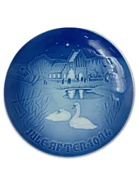 B&G COPENHAGEN PORCELAIN Wandteller Weihnachten 1974 Dorf Schwäne Blau 1
