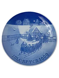 B&G COPENHAGEN PORCELAIN Wandteller JULE-AFTER 1969 Weihnachtsszene Blau 18cm 1