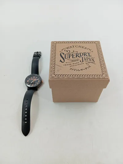 SUPERDRY Herren Armbanduhr SYL191BB Schwarz Leder Casual Uhr