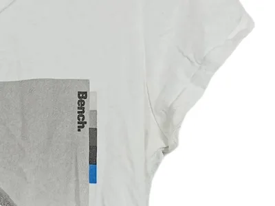 Bench. Damen T-Shirt Gr. S weiß Gebäude Print Grafik Casual