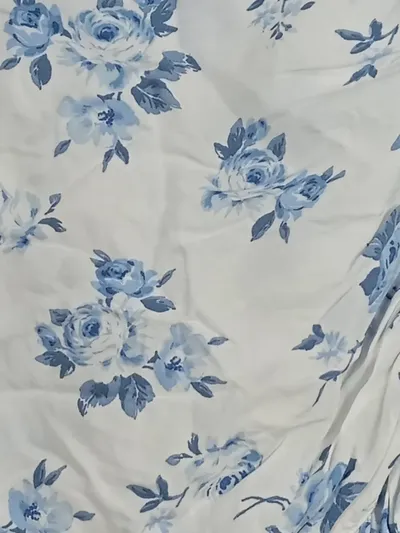 Hollister Damen Minirock Blumenmuster Weiß Blau Rüschen Gr. M