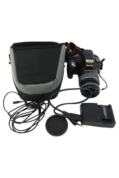 SONY SLT-A33 Alpha Digitale Spiegelreflexkamera Schwarz mit Tasche & Ladegerät