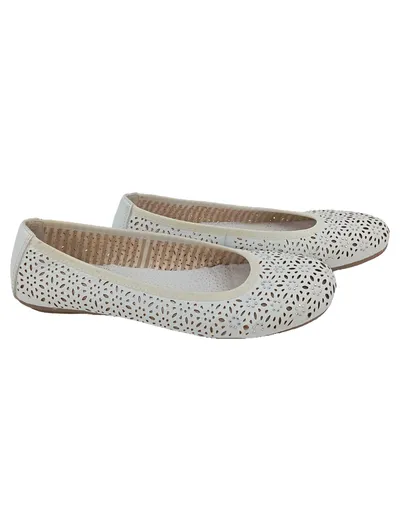 RIEKER Damen Ballerinas Gr. 37 Weiß Lochmuster Slip-On Frühjahr/Sommer